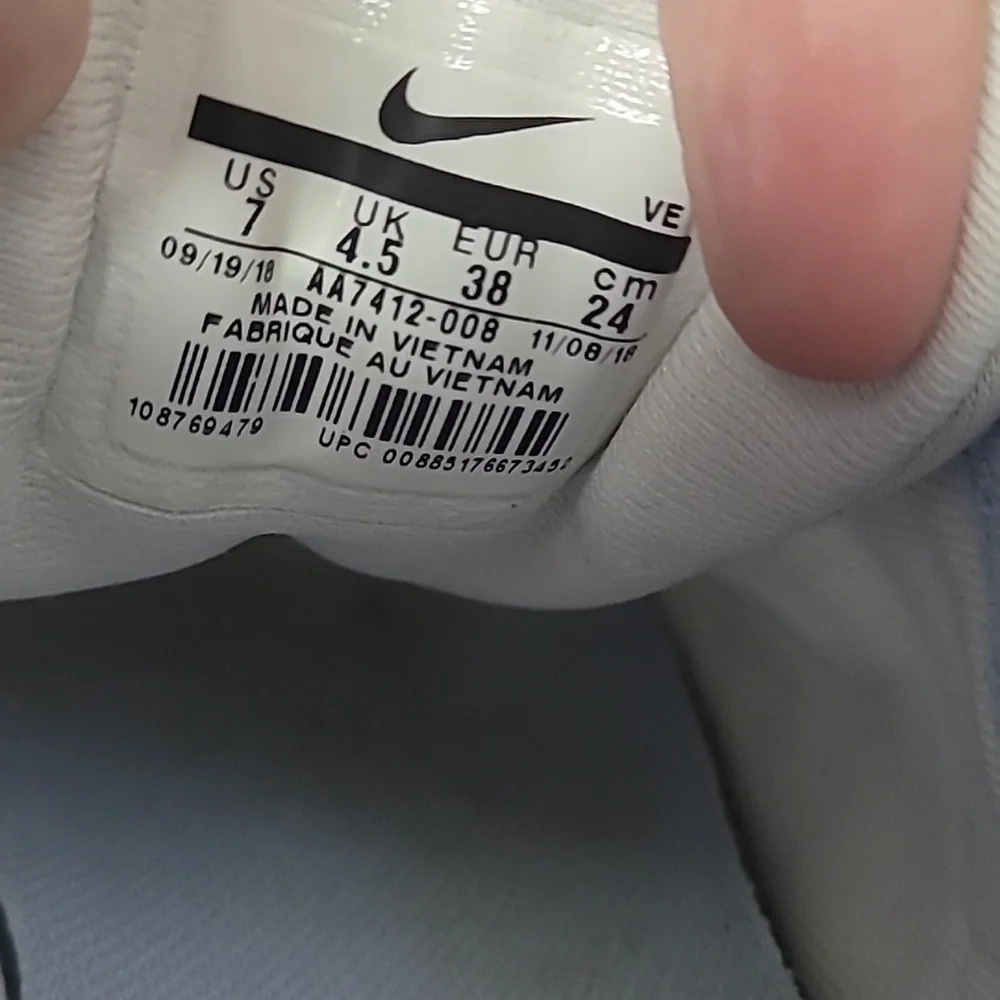 Nike Quest Womens Running Shoes Size 7 Platinum Grey Light Blue AA7412-008 - Picture 9 of 9